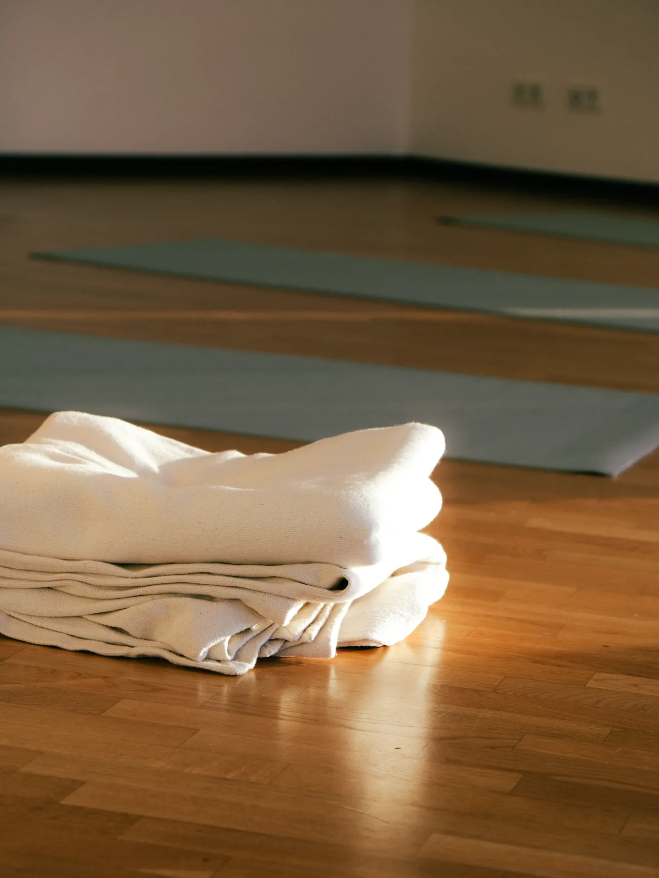An AURA gathering in the room
